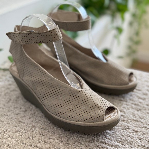 FLY London YALA‎ Women 38 Suede Leather Peep Toe Ankle Wedge Sandals 7-7.5 TAUPE